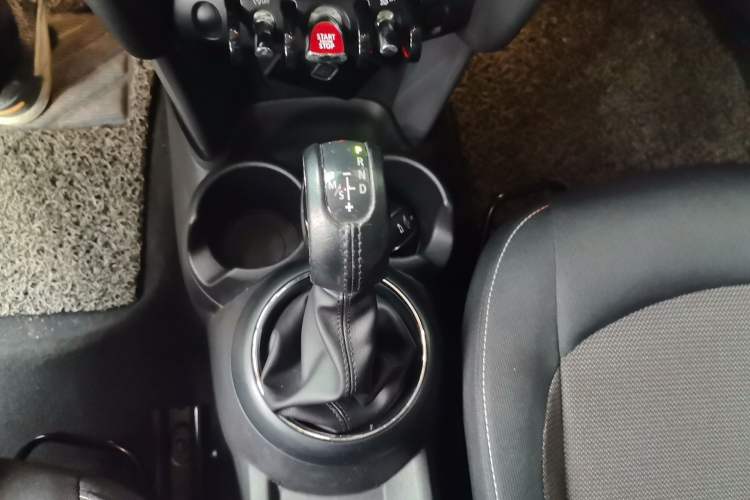 Used MINI 2014 1.2T ONE+ Gear Lever