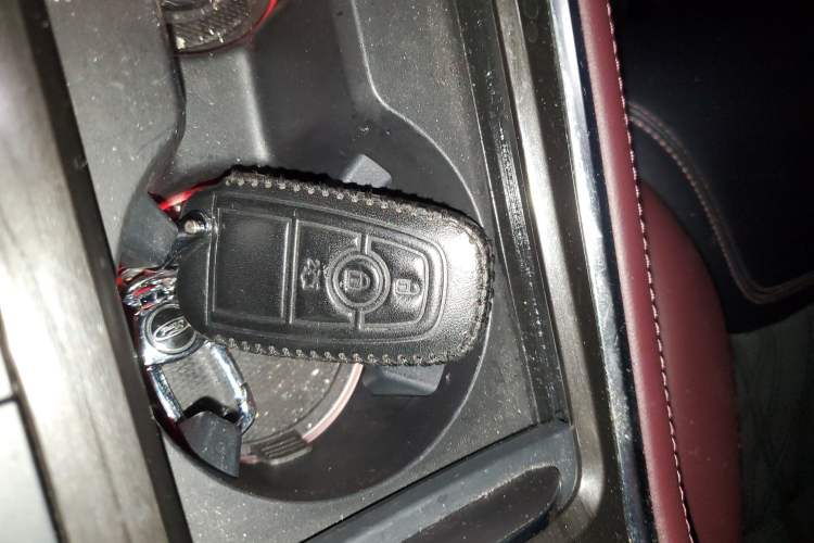 Used Ford Explorer 2023 EcoBoost 285 Four-Wheel Drive Titanium Edition 7-Seater Vehicle Key