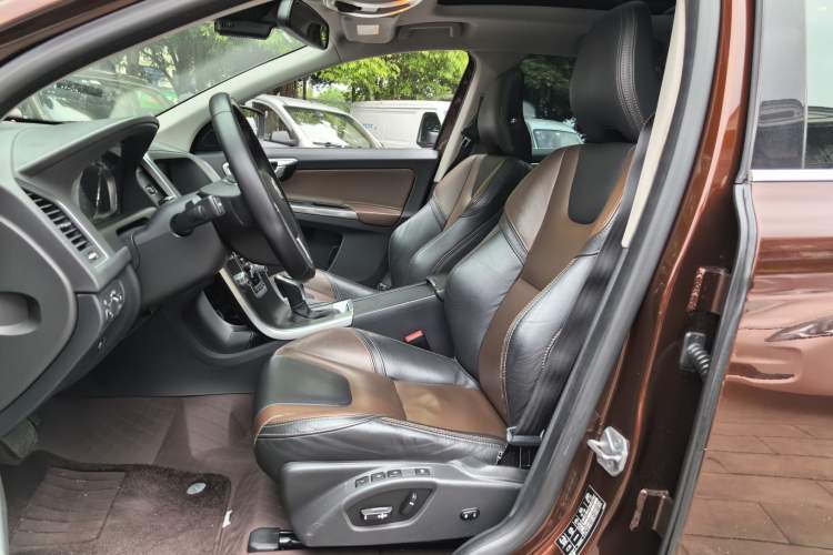 Used Volvo XC60 2016 T5 AWD Zhiyuan Edition
