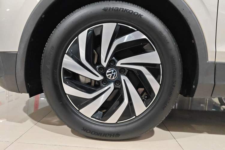 Used Volkswagen Tiguan L 2023 330TSI Automatic Two-Wheel Drive Smart Edition
