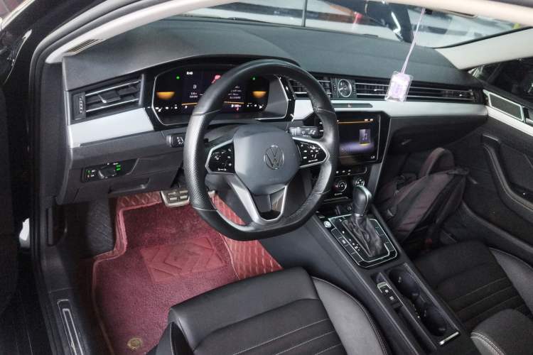 Used Volkswagen Magotan 2023 2 Million Units Limited-Edition 280TSI DSG Comfort Version Center Console