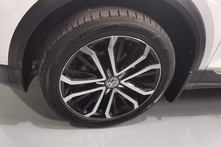 Used Volkswagen T-ROC 2018 280TSI DSG Two-Wheel-Drive Comfort Version China V Standard Exterior 4