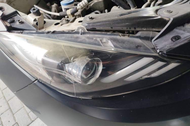 Used Mazda 3 Axela 2014 Sedan 1.5L Automatic Luxury Model