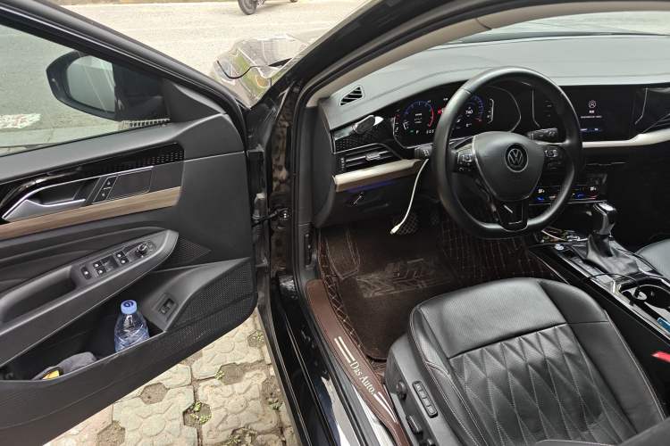 Used Volkswagen Passat 2020 Revised Version 330TSI Luxury Edition China VI Standard