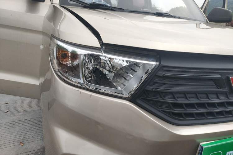 Used Wuling Hongguang V 2019 1.5L Base Version L2B Right Front Headlight