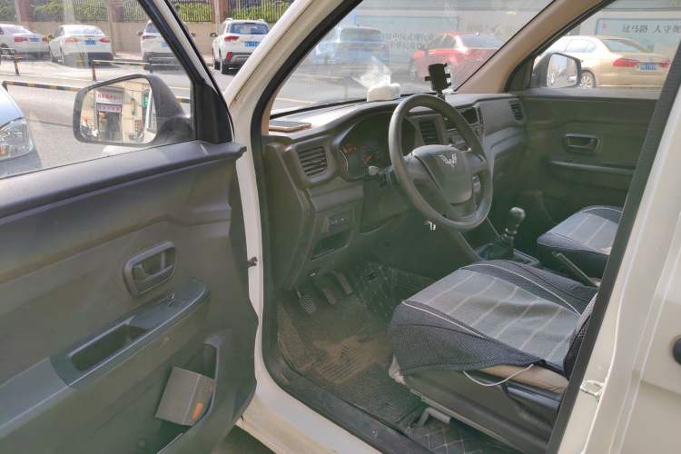 Used Wuling Hongguang V 2019 1.5L Jingqu Version China VI LAR