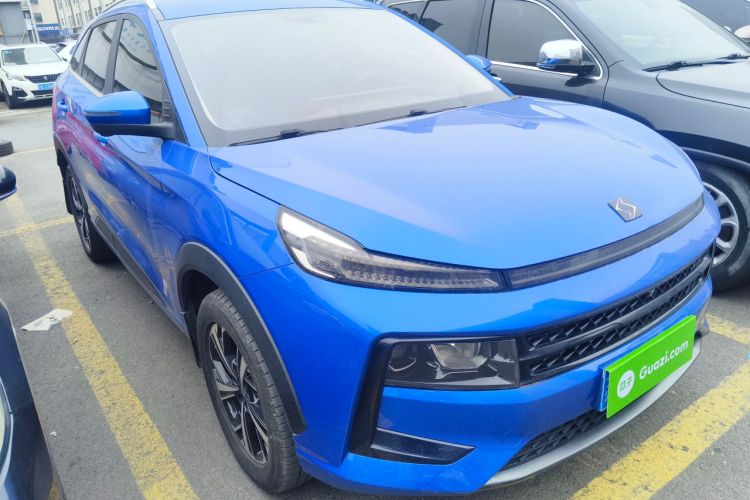 Used SOL QX 2021 300T DCT Prestige Smart Connectivity Version Front Right 45 Deg