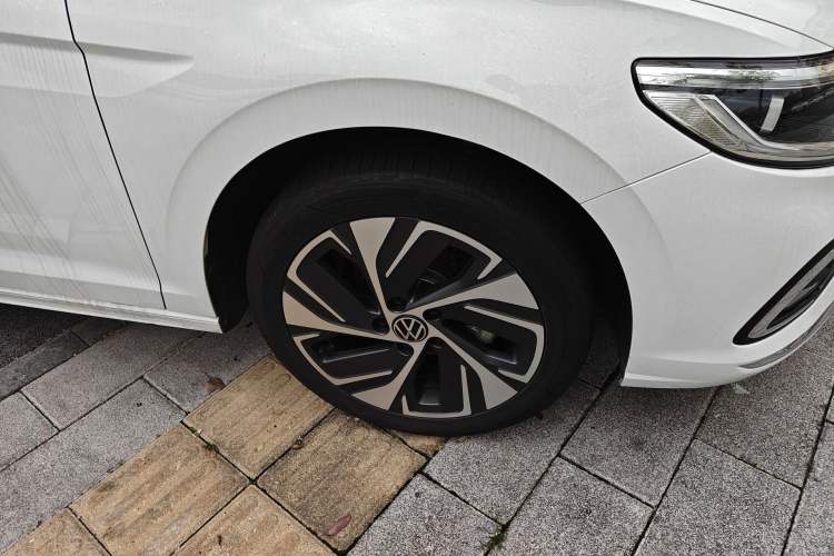 Used Volkswagen Bora 2024 200TSI DSG EnjoyDrive PRO Edition Right Front Wheel Hub