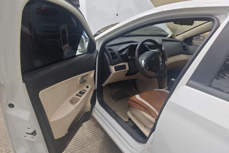 Used Chery Fengyun 2 2013 Hatchback 1.5L Manual Ruiyi Edition