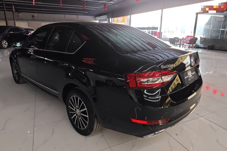 Used Skoda Octavia 2018 1.6L Automatic Luxury Edition
