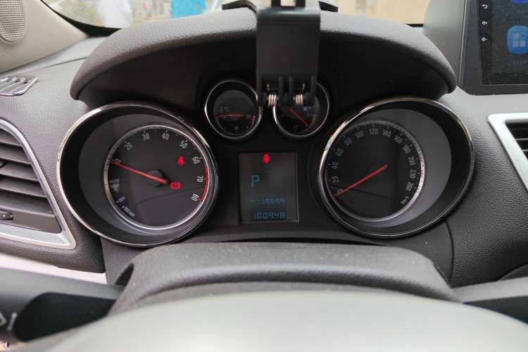 Used Buick Encore 2015 1.4T Automatic Two-Wheel Drive Urban Elite Version