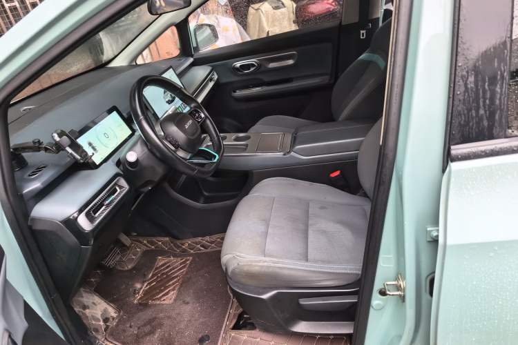 Used AION Y 2023 Plus 510 Tech Edition Left Front Seat