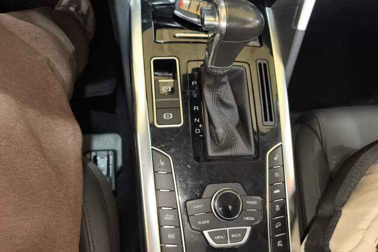 Used Haval H7 2016 Blue-Label H7 2.0T Automatic Luxury Model
