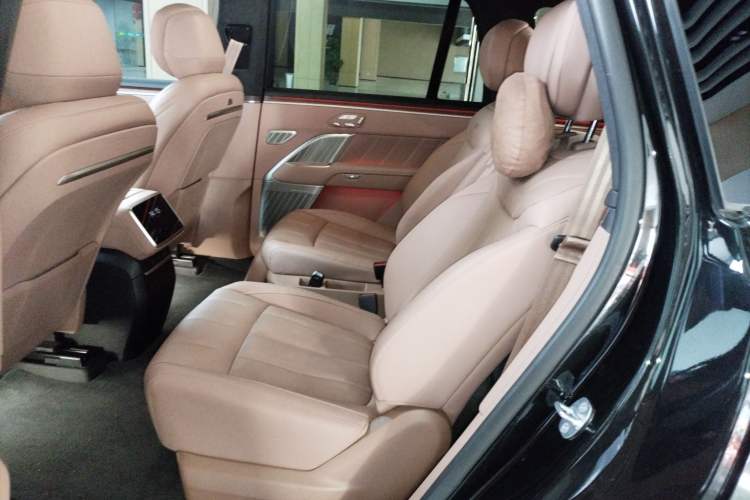 Used ONVO Luxeed L90 2025 Model—Ultra Six-Seater Version
