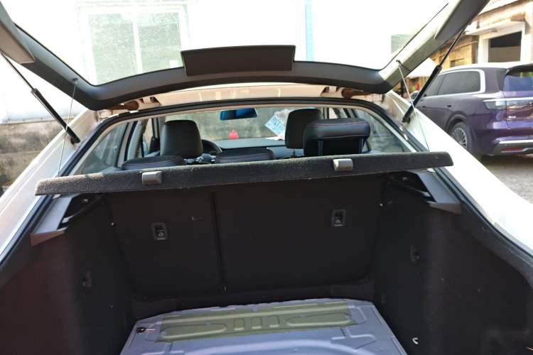 Used Skoda Octavia 2019 1.5L Automatic SmartDrive Comfort Edition China VI Standard Trunk