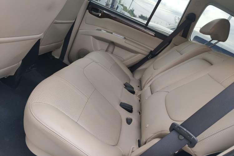 Used Mitsubishi Pajero Sport 2013 3.0L Automatic Two-Wheel Drive Luxury Edition Left Rear Seat