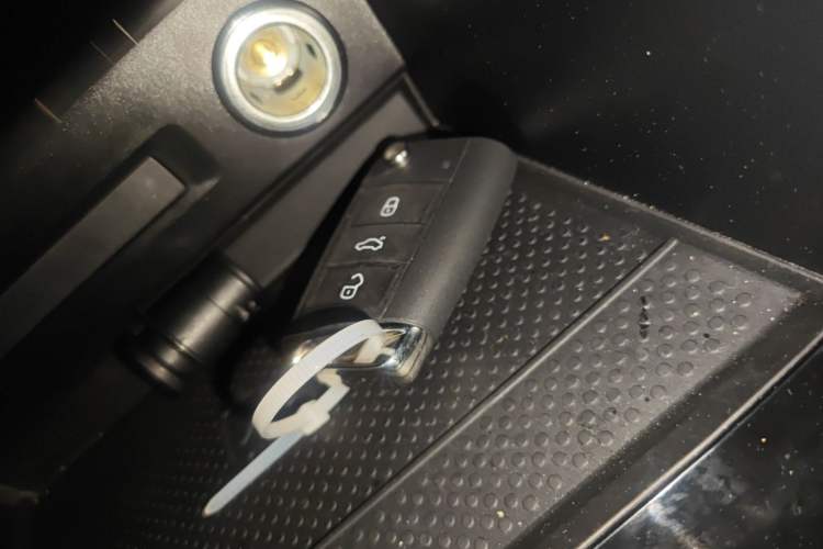 Used Volkswagen Tharu 2023 300TSI Two-Wheel-Drive Moonlight Edition