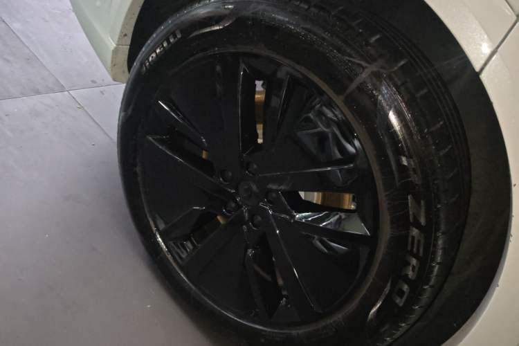 Used Li Auto L7 2024 Pro Model Right Rear Wheel Hub