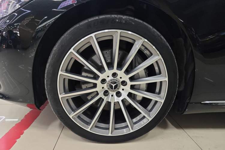 Used Mercedes-Benz S-Class 2023 S 400 L Business Model Left Front Wheel Hub