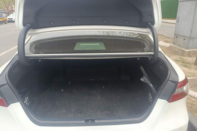 Used Toyota Camry 2019 Revised Version Dual-Engine 2.5 HG Luxury Edition
