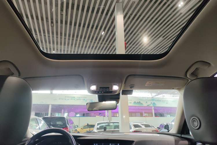 Used Buick Envision 2023 Encore Plus 652T Five-Seat All-Wheel-Drive Luxury Model Headliner