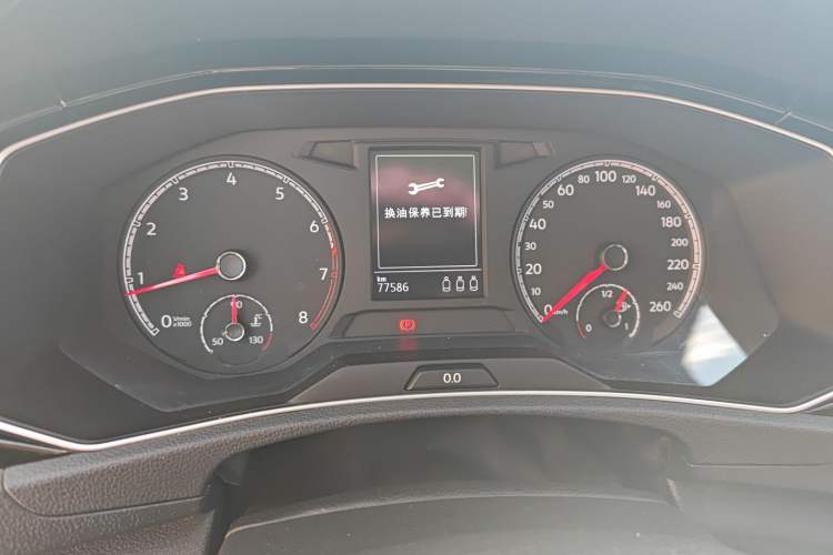 Used Volkswagen T-ROC 2018 280TSI DSG Two-Wheel-Drive Luxury Version China V Emission Standard
