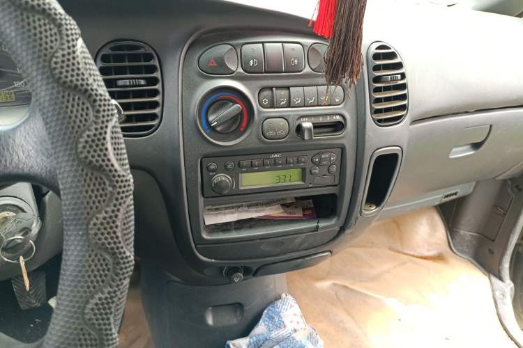 Used JAC Group Refine 2011 2.0L Shuttle Gasoline Comfort Edition HFC4GA3