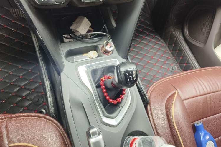 Used GAC Trumpchi GS4 2016 235T Manual Luxury Edition Gear Lever