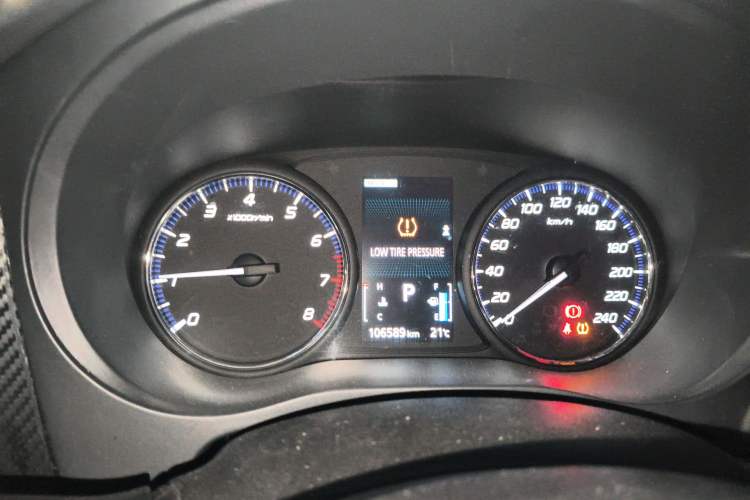 Used Mitsubishi Outlander 2018 2.4L 4x4 Elite Edition 5 Seats Instrument Cluster