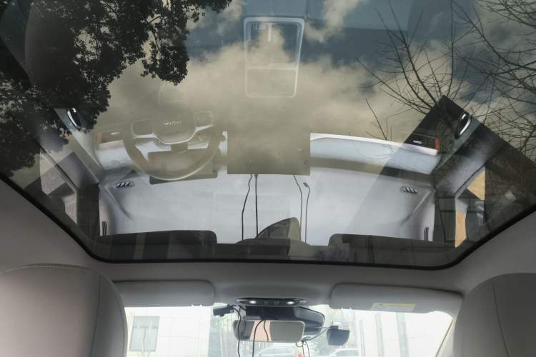 Used AION Y 2022 70 Tech Edition Lithium Iron Phosphate
