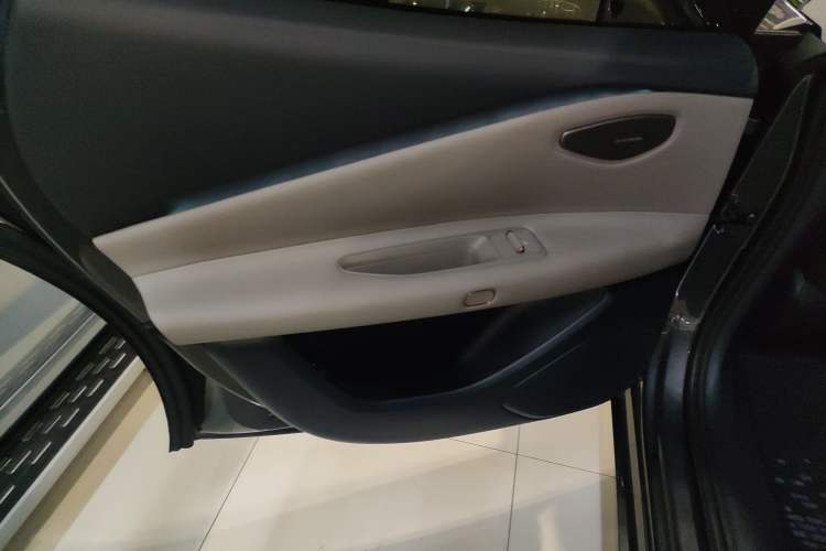 Used Lynk & Co Z10 2025 95 kWh 766 km Range Rear-Wheel Drive Max