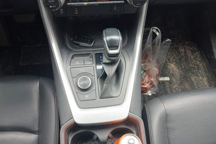 Used Toyota RAV4 2020 Dual-Engine 2.5L E-CVT 4x4 Elite PLUS Edition
