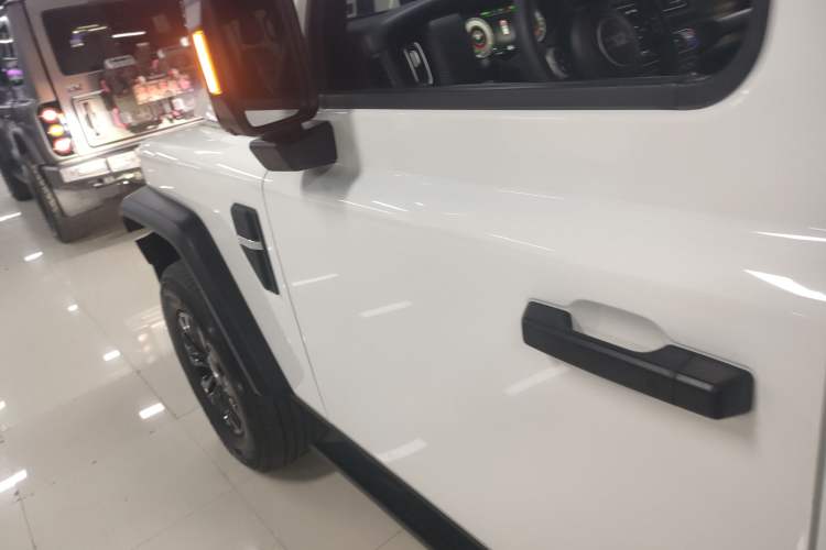 Used 212 T01 2024 2.0T Mechanic