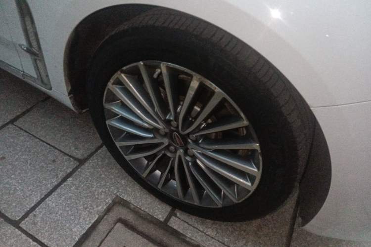 Used Hongqi H9 2022 2.0T Smart Connect Flagship Edition Right Front Wheel Hub