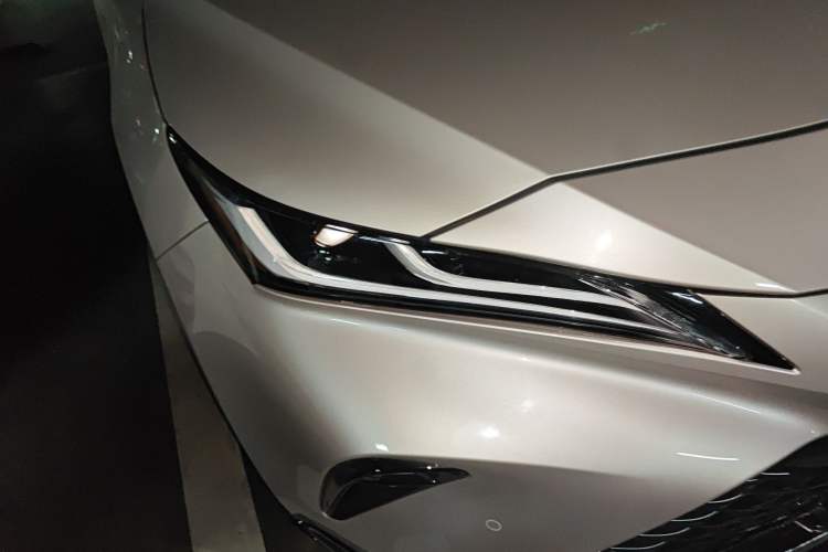 Used Toyota Venza 2022 2.0L CVT Two-Wheel Drive Prestige Edition