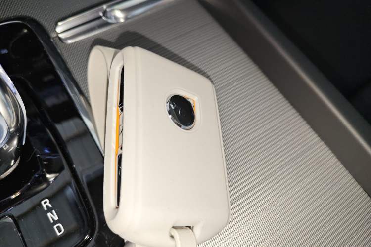 Used Volvo S60 2026 Model B4 Zhiyuan Sport Edition Vehicle Key