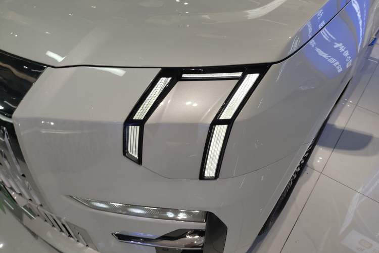 Used Zeekr 009 2022 WE Edition Left Front Headlight