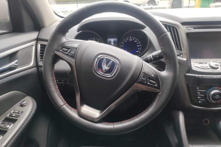 Used CHANGAN CS75 2015 1.8T Automatic 4x4 Prestige Model China V Emission Standard
