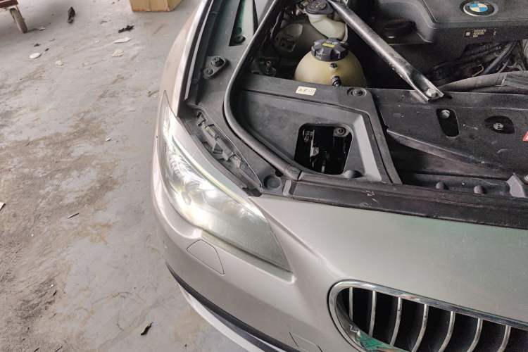 Used BMW 5 Series 2014 525Li Leading Model
