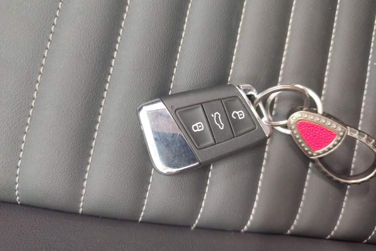 Used Volkswagen Magotan 2023 2 Million Units Limited-Edition 280TSI DSG Comfort Version Vehicle Key