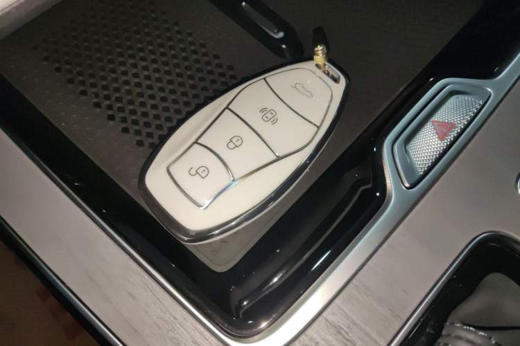 Used Hongqi HS5 2026 Model 2.0T Two-Wheel Drive Qi Xiang Pro Edition