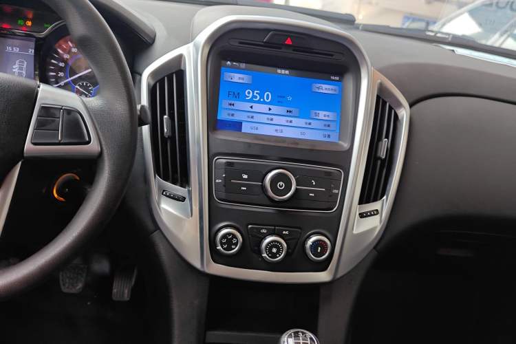 Used JMC Yuhu 3 2018 2.5T Diesel Two-Wheel Drive Advanced Version Standard Wheelbase