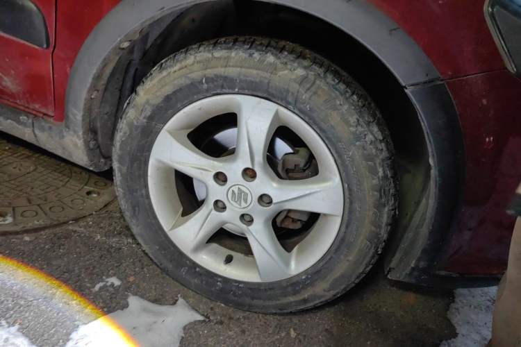 Used Suzuki SX4 2011 Revised Version 1.6L Automatic Sport Edition Right Front Wheel Hub