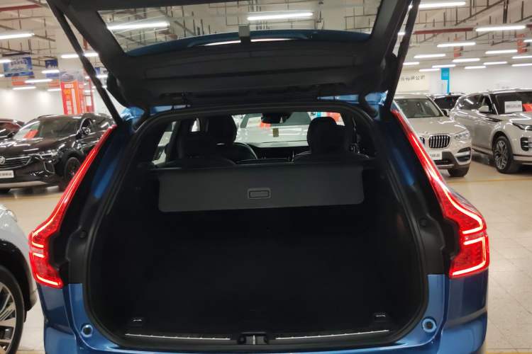 Used Volvo XC60 New Energy 2021 T8 E-Drive Hybrid Smart & Dynamic Edition