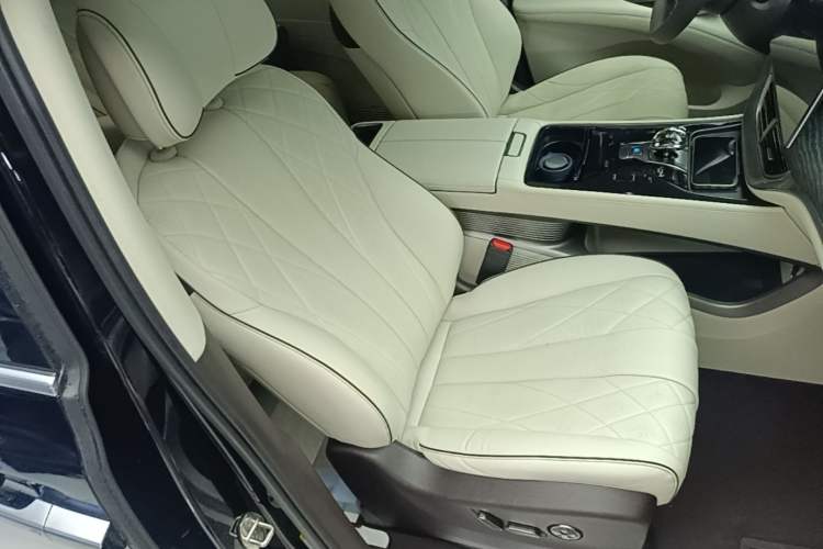 Used Denza D9 2024 DM-i 980 Four-Wheel Drive Prestige Model