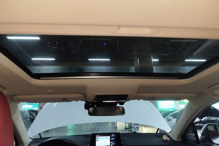 Used Lexus NX 2020 300h Front-Drive FENGSHANG Version China VI Standard Headliner