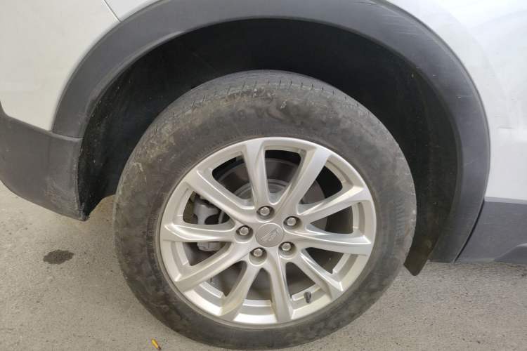 Used Cadillac XT4 2021 28T Two-Wheel Drive Tech Edition Right Rear Wheel Hub