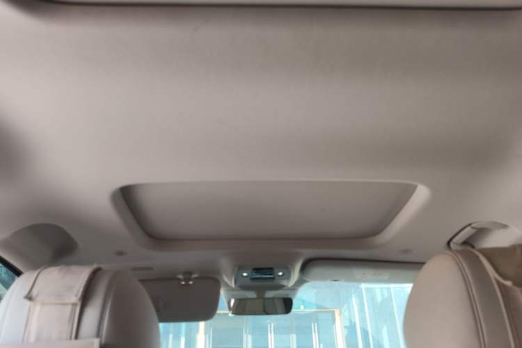 Used Denza D9 2025 DM-i Smart Drive 1020 Four-Wheel Drive Deluxe Model
