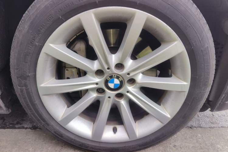 Used BMW 5 Series 2015 535Li Leading Model