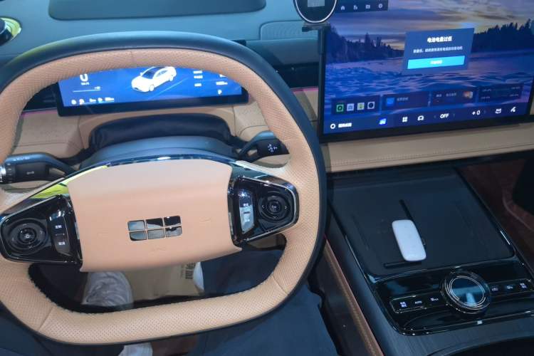 Used Geely Galaxy 8 2025 130km EM-P Starship Edition Center Console